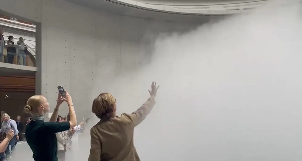 A Parigi stupisce la \"scultura di nebbia\" di Fujiko Nakaya