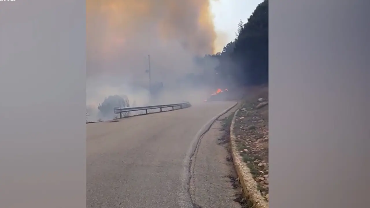 Incendio in Ogliastra, un centinaio di persone evacuate ad Arzana