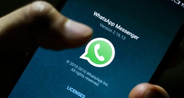 «Ho un’emergenza, mandami dei soldi»: nuova truffa WhatsApp, account violati senza clic