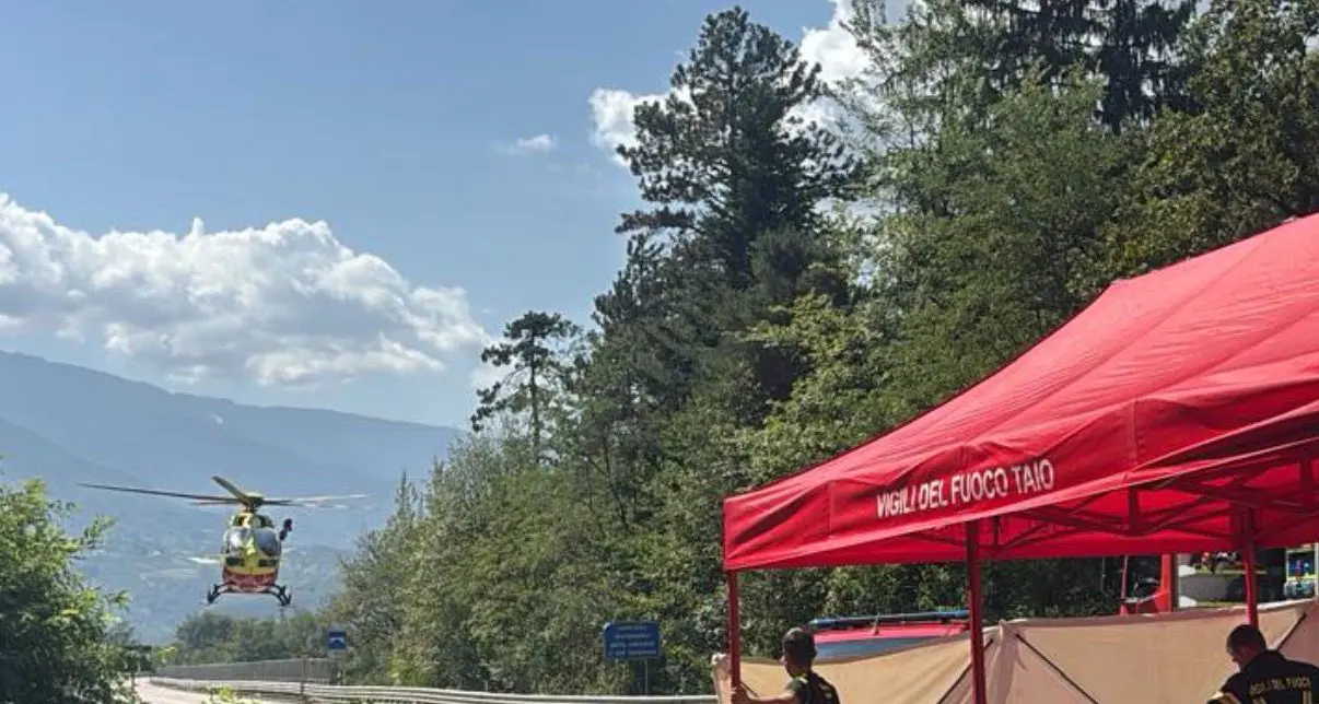 Predaia, schianto mortale: moto contro il guard rail sulla statale 43