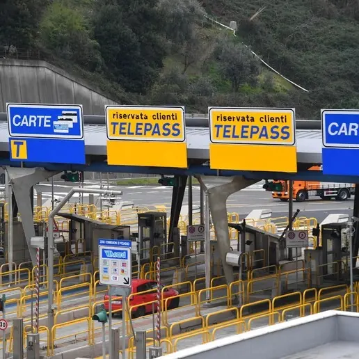 A22, 80 mila italiani all’anno passano ai caselli senza pagare il pedaggio