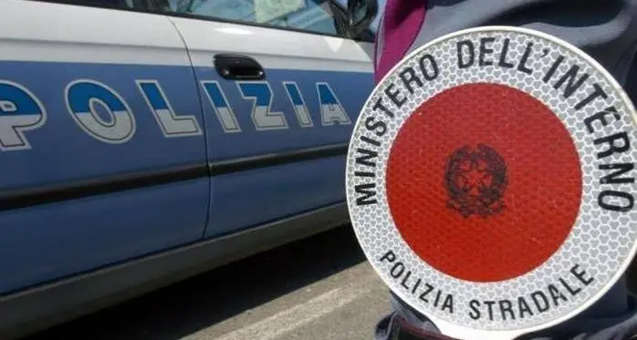 Contromano per 50 chilometri: 32enne fermata dopo un lungo inseguimento