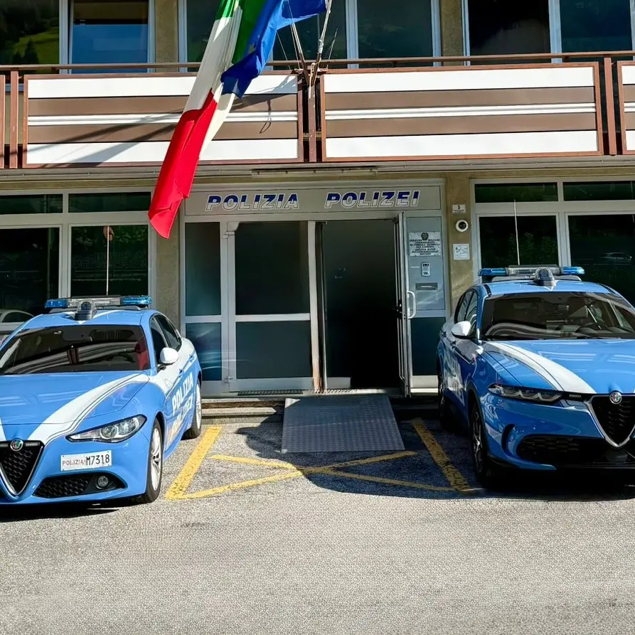 Si finge sordomuto per raccogliere denaro: smascherato dalla polizia a San Candido