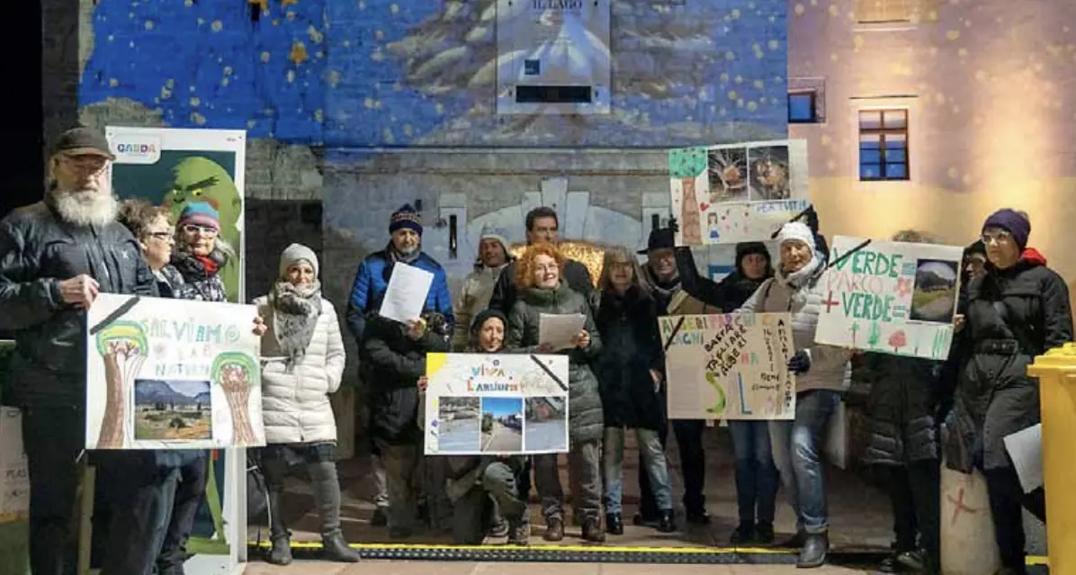 Insulti alla sindaca durante il sit-in: dopo tre anni il professionista finisce a processo