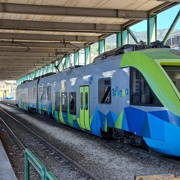 Studenti, bus e treni per un anno a 20 euro: tutte le modalità per l’abbonamento