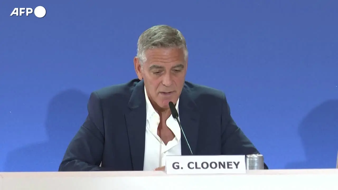 Clooney contro Trump: \"Usa guidati da incapaci, speriamo nel voto di midterm\"
