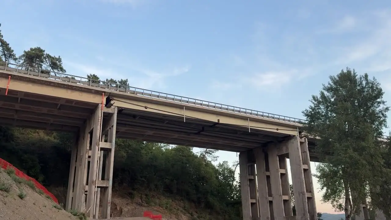 Barberino del Mugello, uccide l'ex compagna e si getta dal viadotto dell'A1