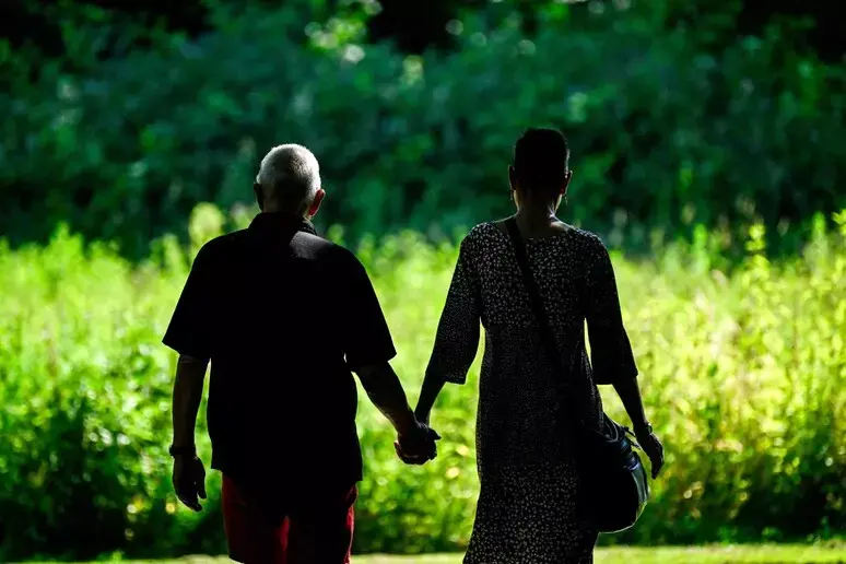 Pensioni, il divario tra donne e uomini si allarga: 458 euro in meno al mese