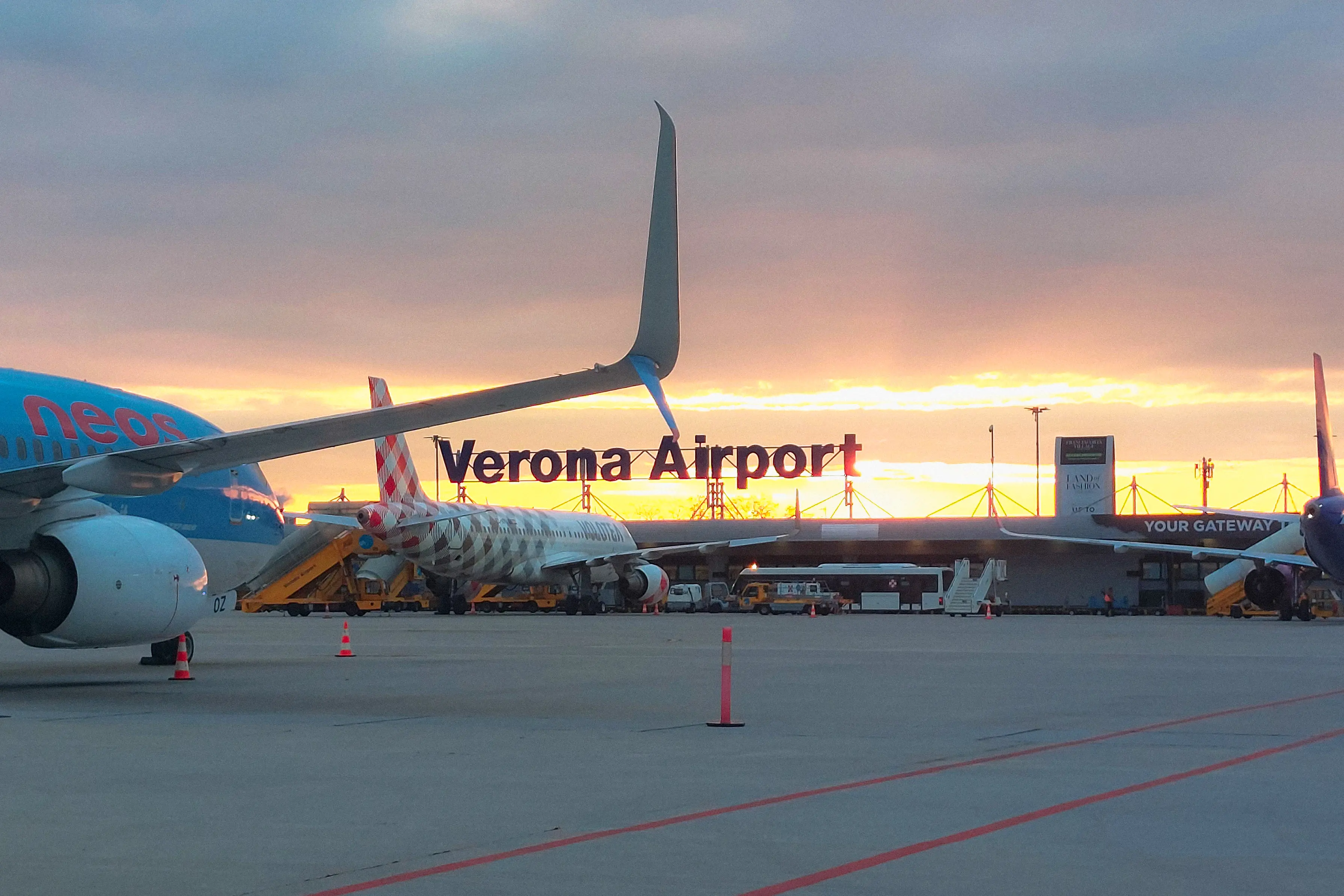 Aeroporto Catullo in crescita: 1,5 milioni di passeggeri tra giugno e agosto