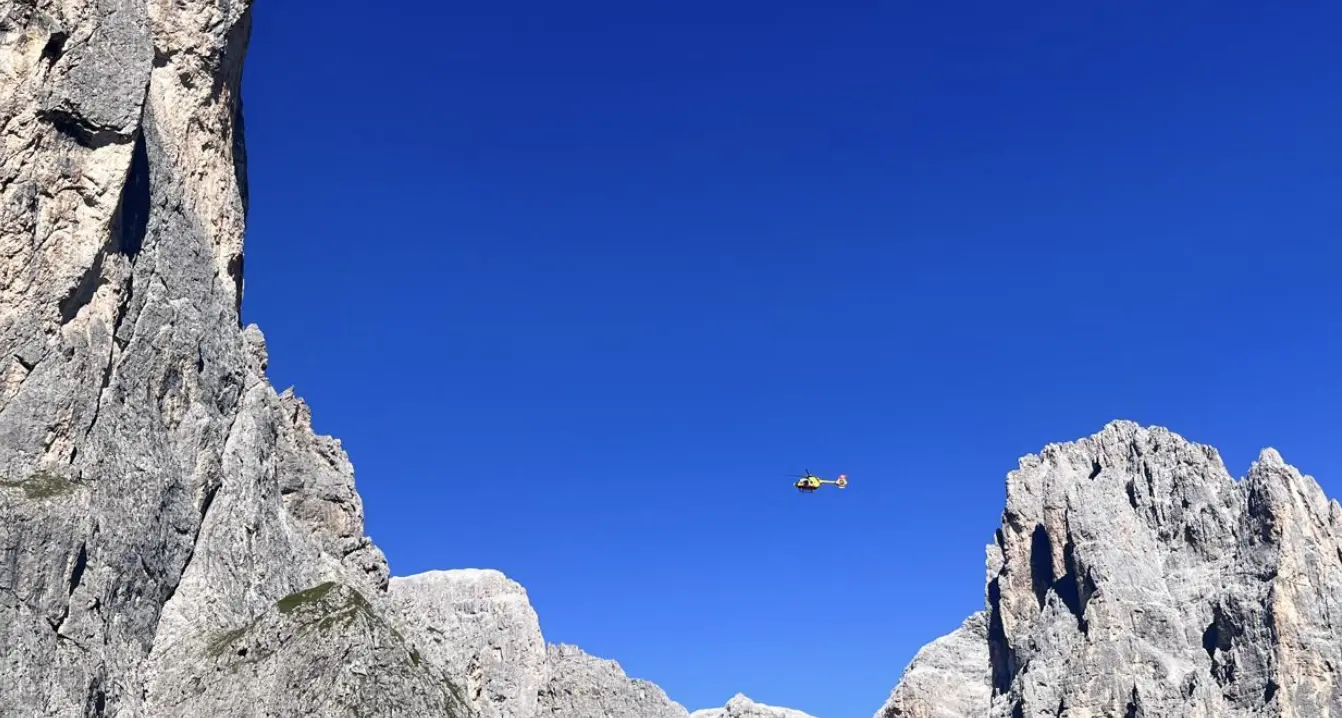 Sass Maor, alpinista precipita per diversi metri: soccorso e trasportato al Santa Chiara
