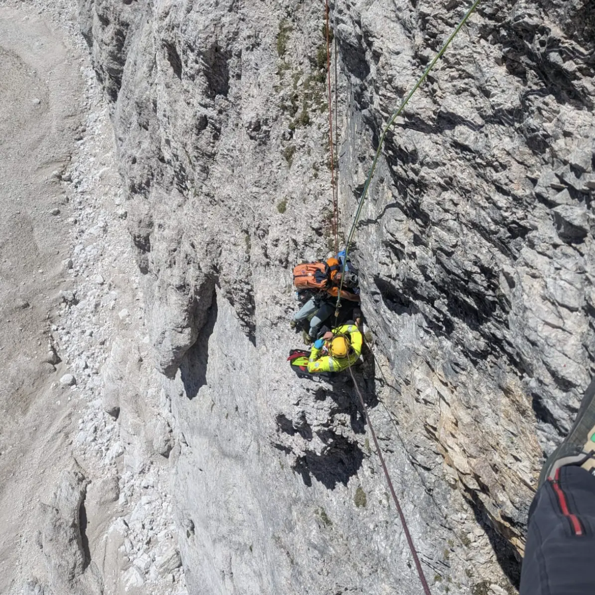 Grave alpinista precipitato per venti metri sulla Tofana di Rozes