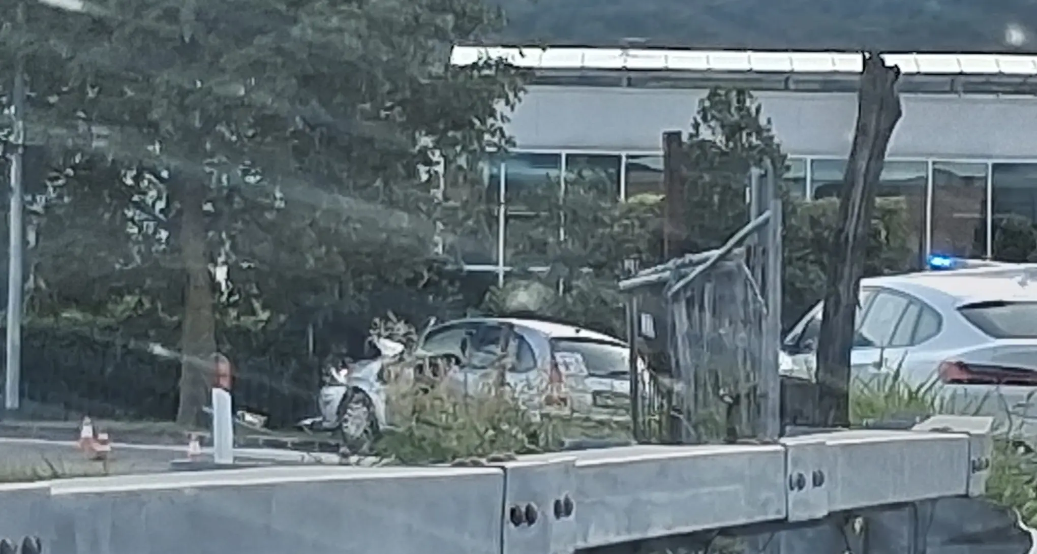 Scontro tra auto e moto in via Maccani: un ferito lieve