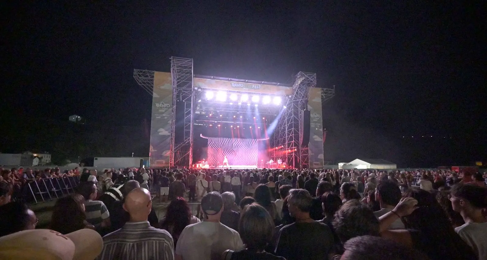 Madame e Ditonellapiaga conquistano il Trento Music Fest: in duemila all’Arena