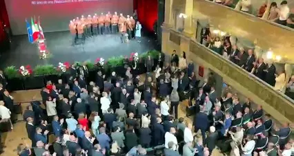 Mattarella accolto da lunghi applausi al Sociale