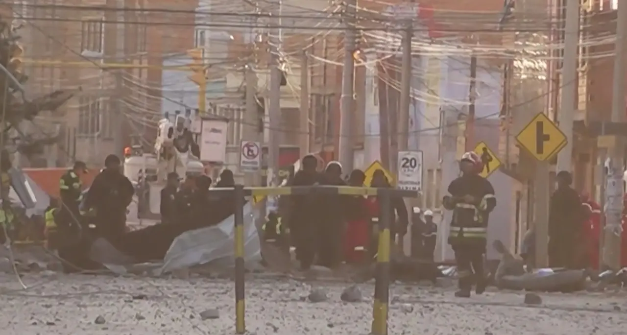 Bolivia, scoppi a catena in una caserma: almeno 2 morti e 81 feriti