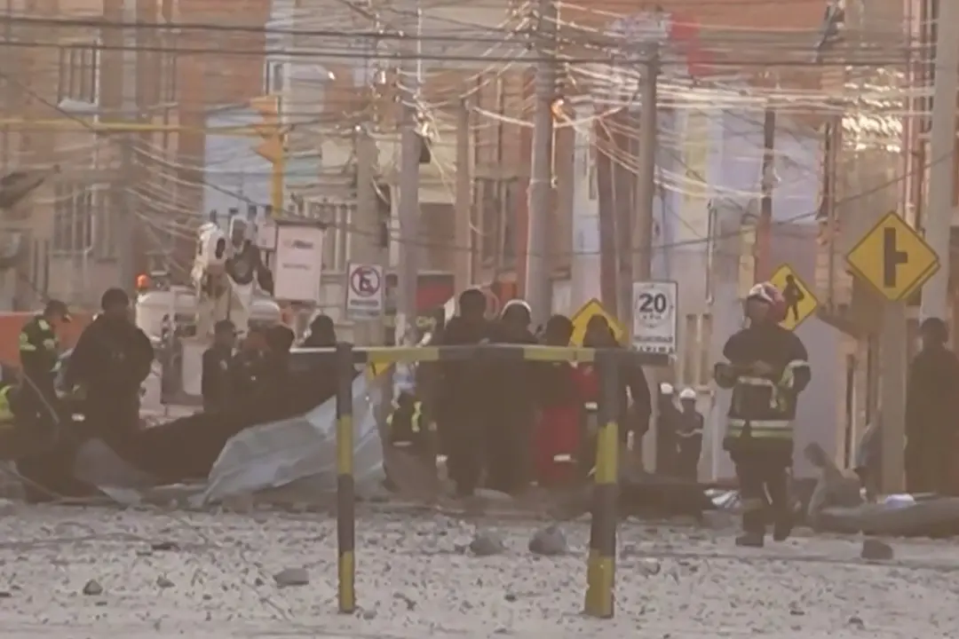 Bolivia, scoppi a catena in una caserma: almeno 2 morti e 81 feriti