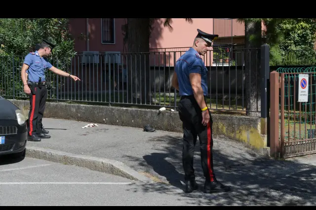 Giovane ferito alla gamba da un colpo di pistola nel Milanese