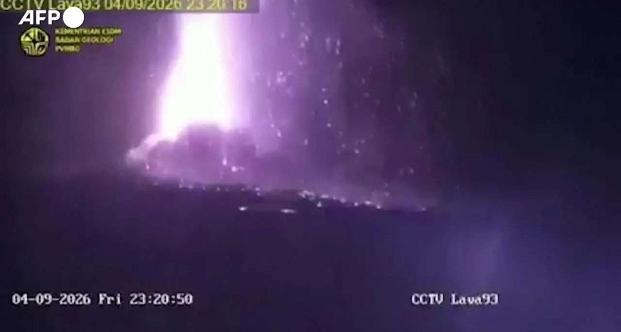 Indonesia, eruzione del vulcano Anak Krakatau