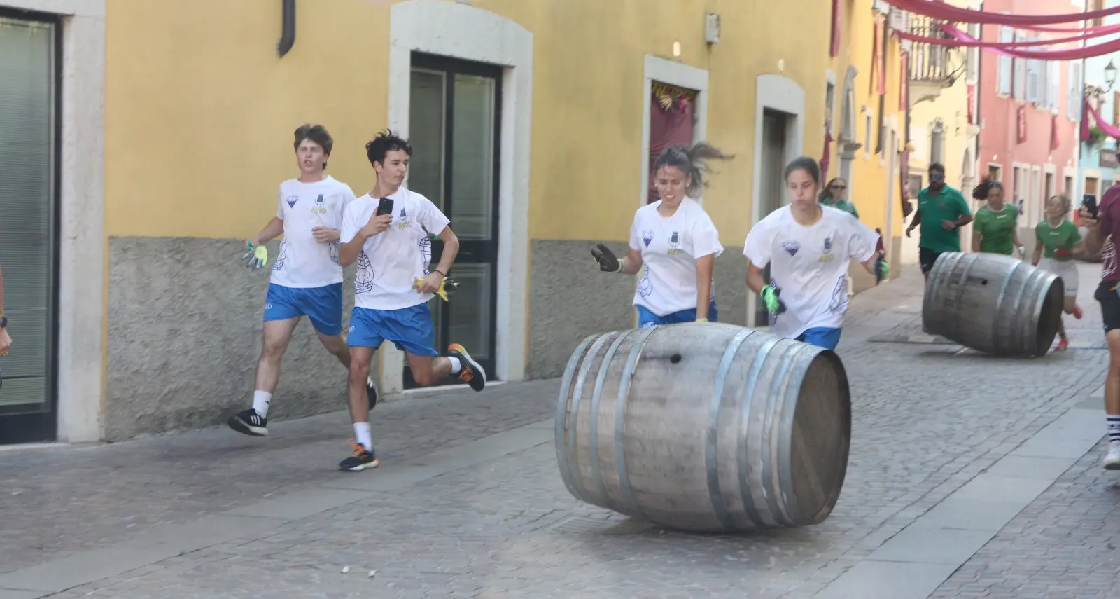 Avio trionfa al Palio nazionale delle botti: festa e tuffo nella fontana (Foto di Gabriele Margon)