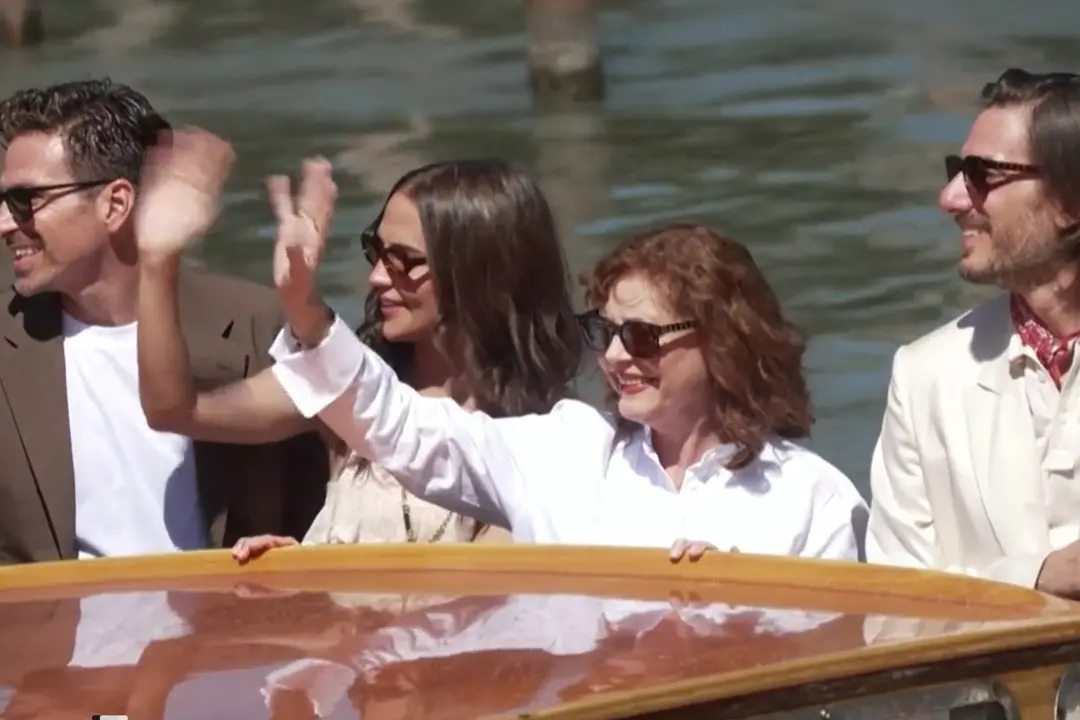 Venezia, il cast di \"The Echo Chamber\" sbarca alla Mostra