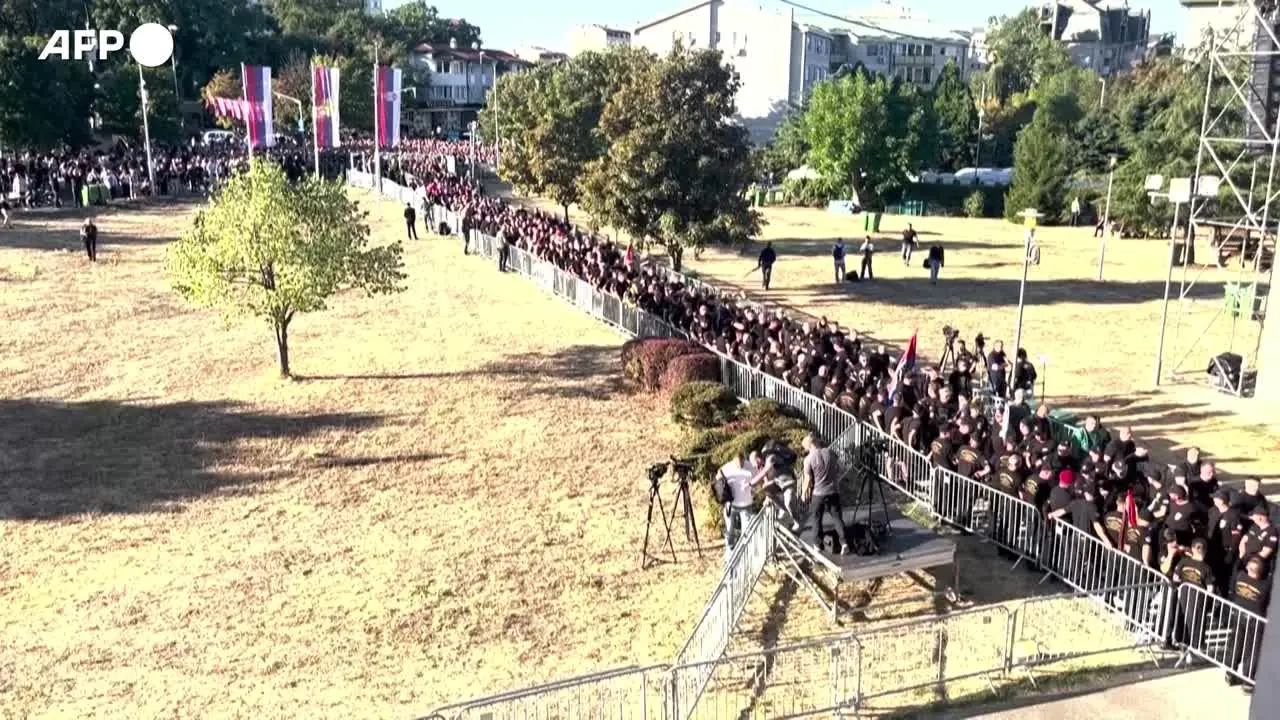 Belgrado, folla per i funerali dell’ex capo militare serbo-bosniaco Ratko Mladic