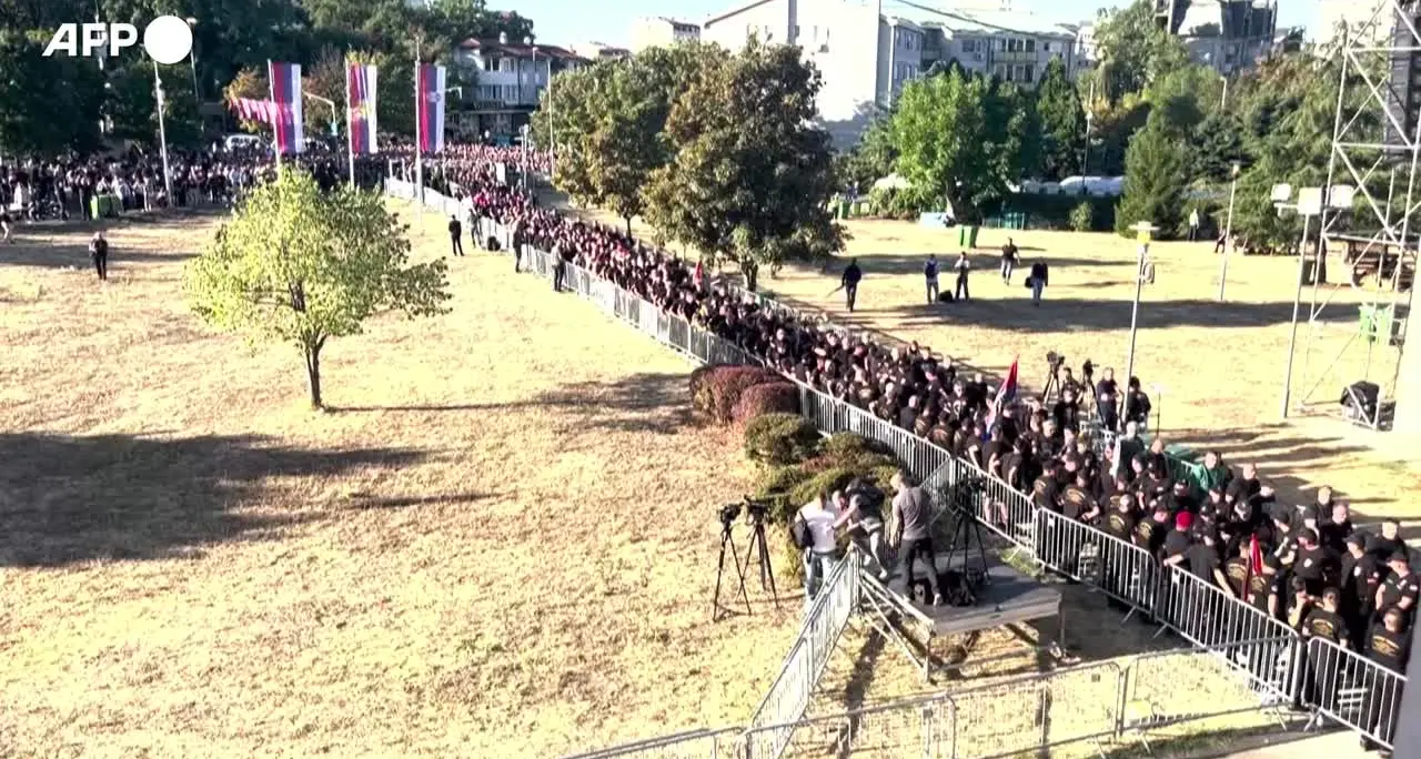Belgrado, folla per i funerali dell’ex capo militare serbo-bosniaco Ratko Mladic
