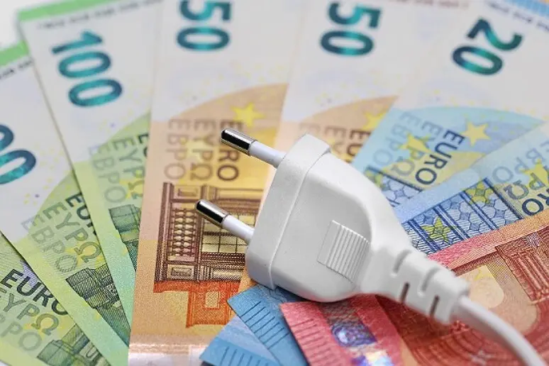 In autunno il conto delle famiglie sfiora i 3.000 euro: rincari fino al 22,8%