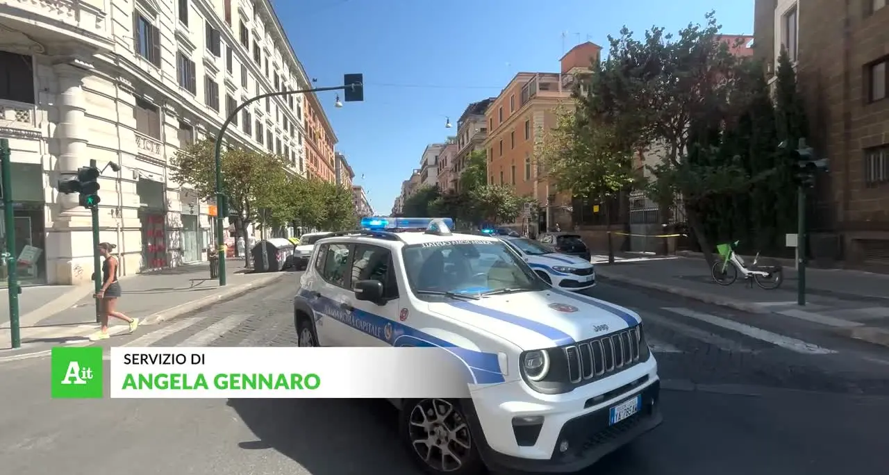Crolla solaio in palazzina in centro a Roma, non risultano feriti