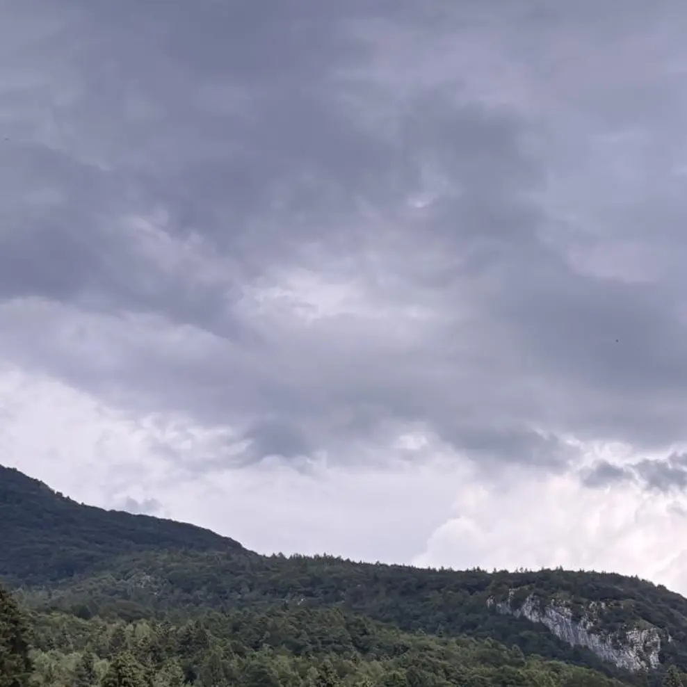 Il caldo saluta il Trentino: arrivano temporali e temperature in picchiata. Le previsioni