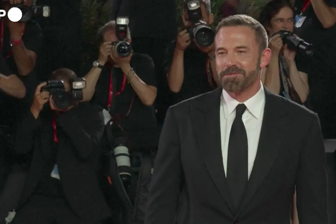 Ben Affleck a Venezia sul red carpet di 'Company', del fratello Casey