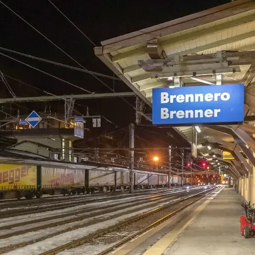 Frana al Brennero, riattivato un binario: circolazione a senso unico alternato