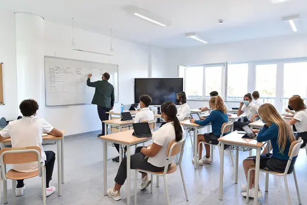 Scuola, muro delle minoranze sul ddl carenze: restano 550 ordini del giorno