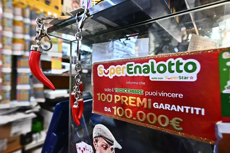 SuperEnalotto, centrato il “6” da 223 milioni: è il secondo Jackpot più alto di sempre