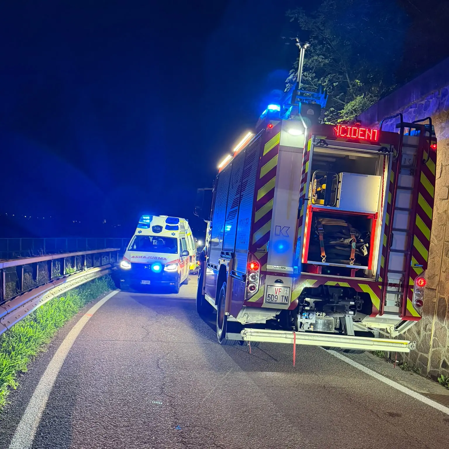 Predaia, schianto tra auto e moto a Segno: muore un ventenne del posto