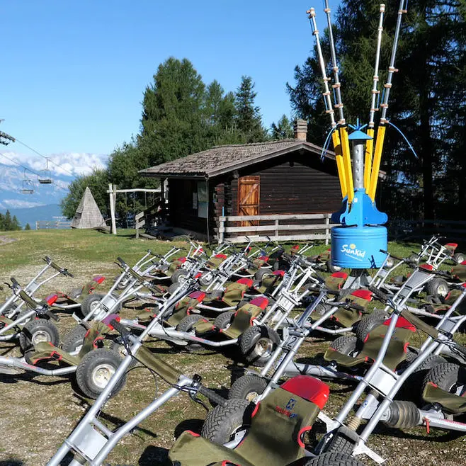 Panarotta, una discesa di 2,3 chilometri sui mountain cart: la nuova attrazione estiva