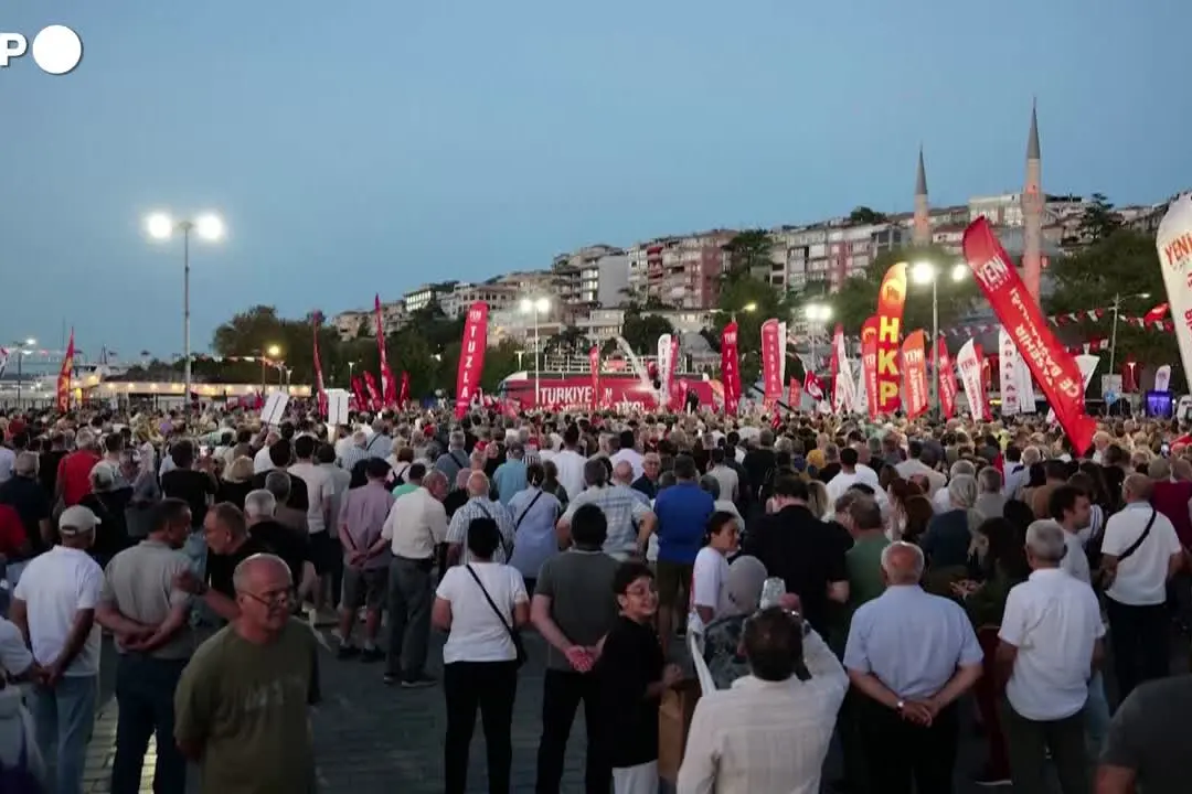 Le piazze insorgono in Turchia contro l'arresto dei sindaci dell'opposizione