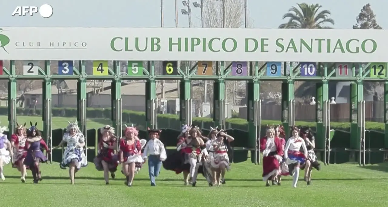 Cosplay e corse di cavalli, Umasume in pista all'ippodromo di Santiago del CIle
