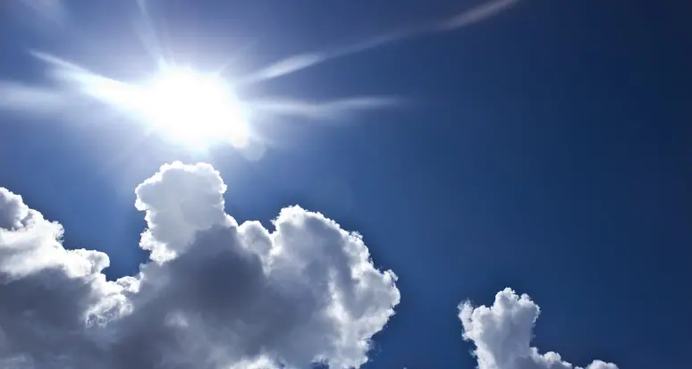 Bel tempo fino a domani, poi torna la pioggia: in quota attenzione ai crolli
