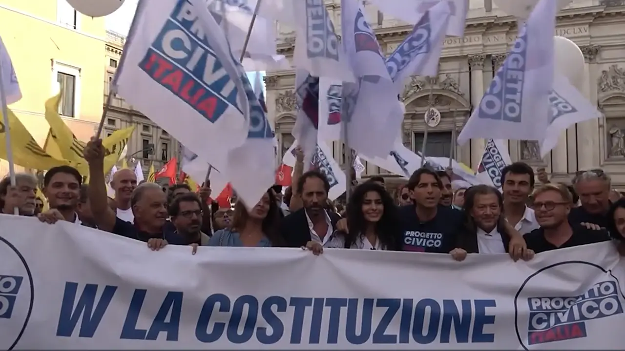 Stretta sulla raccolta firme, Onorato guida la protesta davanti al Senato