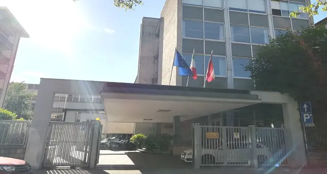 Buonarroti, Campobase e Pd: «Dubbi sulla legittimità della sostituzione della dirigente»
