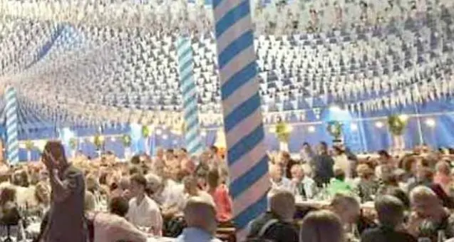 Sospetta intossicazione dopo le cene offerte ai soci della banca