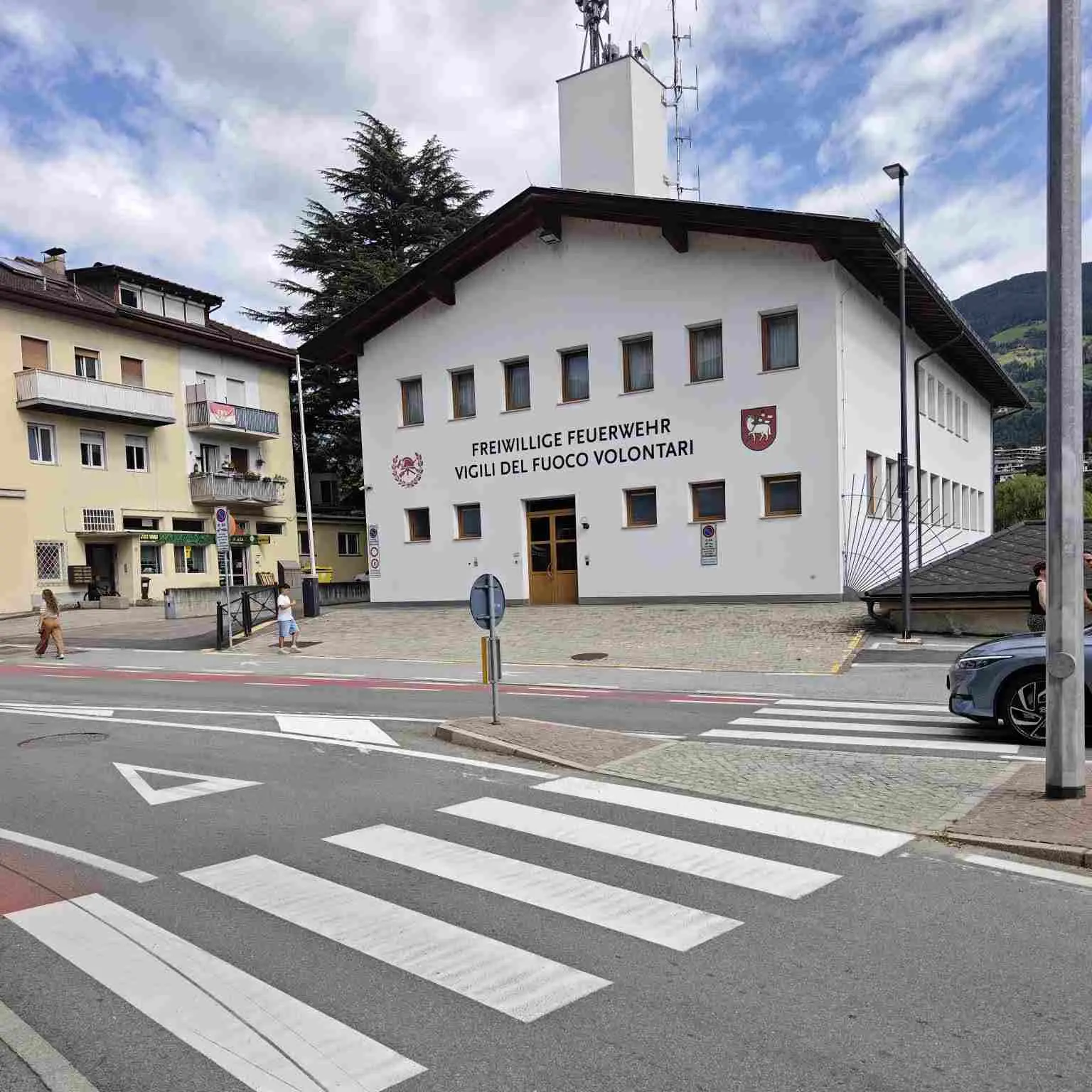 Tragedia a Bressanone, morta la 92enne investita vicino alla caserma dei vigili del fuoco