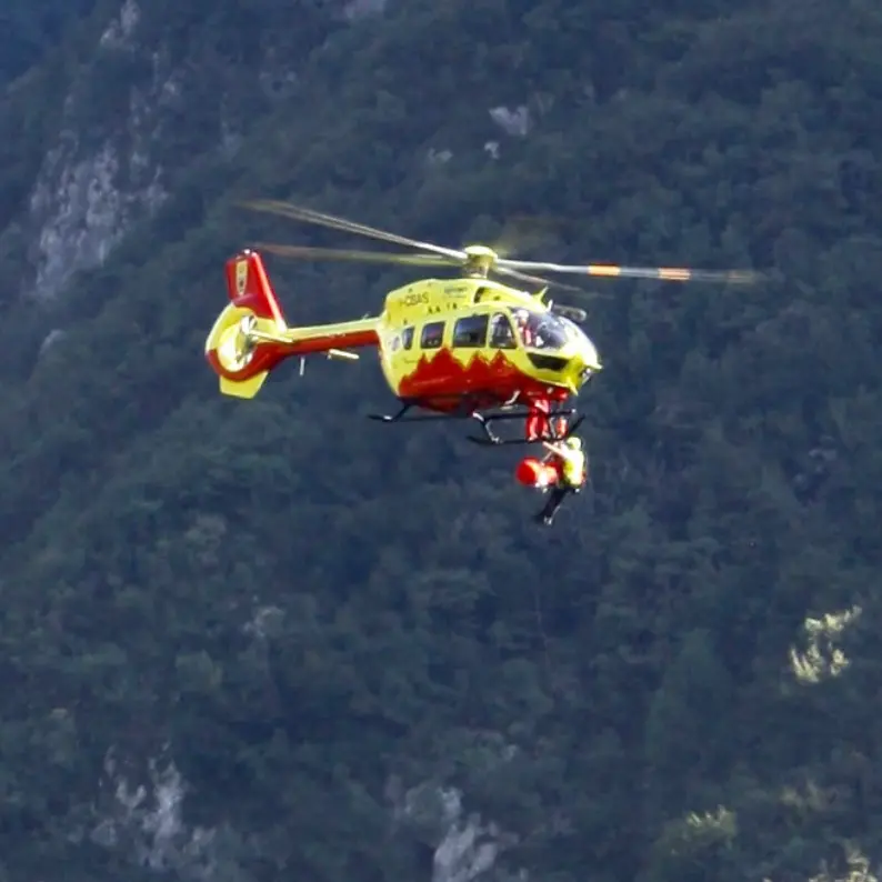 Ledro, infortunio sulla ciclabile: 53enne recuperato con il verricello