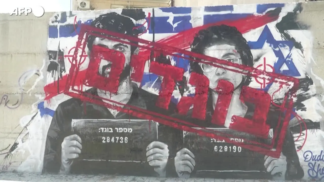 Israele, un murale ritrae i registi del film su Gaza \"NAZA\" come \"traditori\"