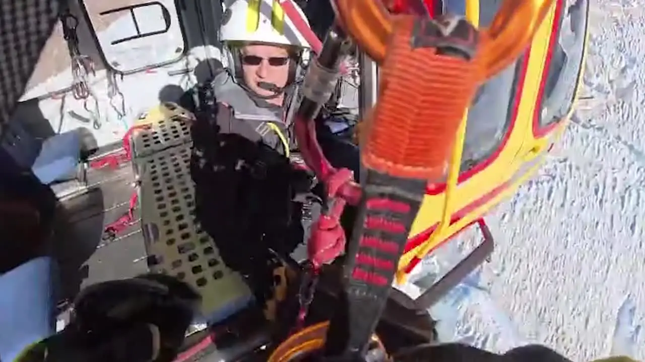 Alpinista in un crepaccio sul Monte Rosa, recuperato con compagno ferito