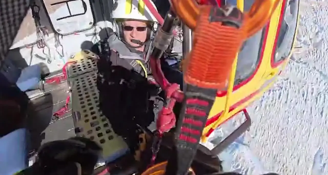 Alpinista in un crepaccio sul Monte Rosa, recuperato con compagno ferito