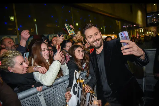 Cesare Cremonini torna a graffiare come un'esordiente con Paparazzi