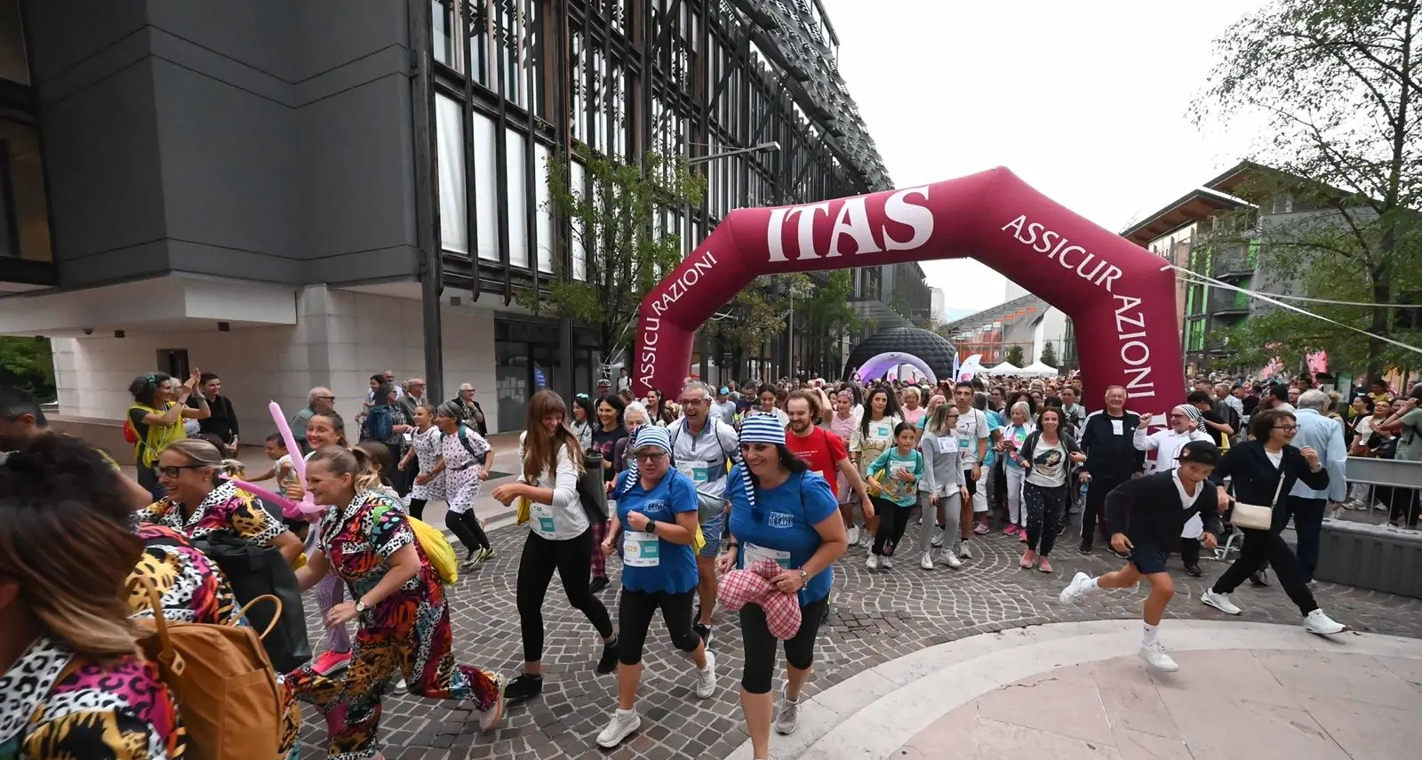 Pigiama Run, tutti di corsa per sostenere i bambini malati. Le foto più belle