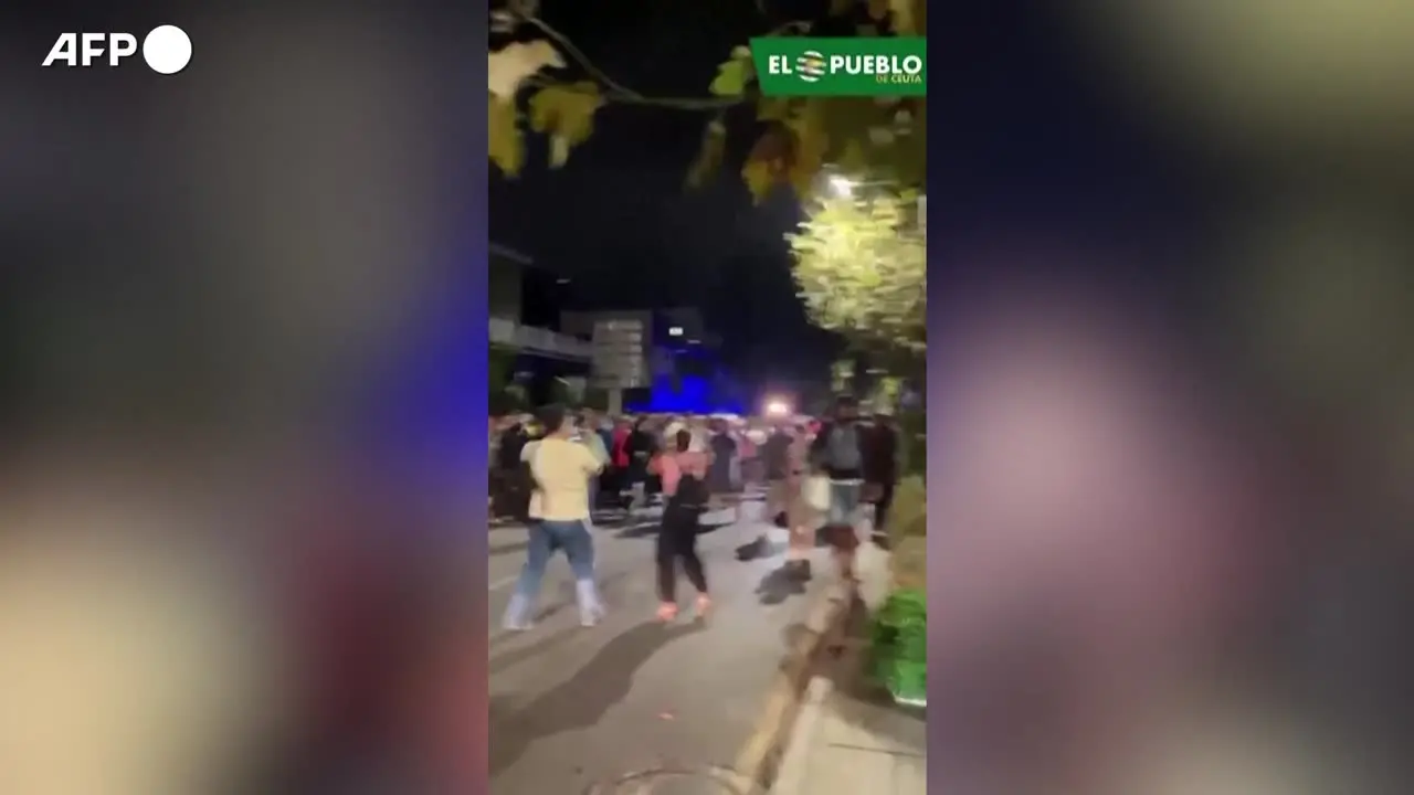 Ceuta, la corsa per assicurarsi un posto nel campo provvisorio