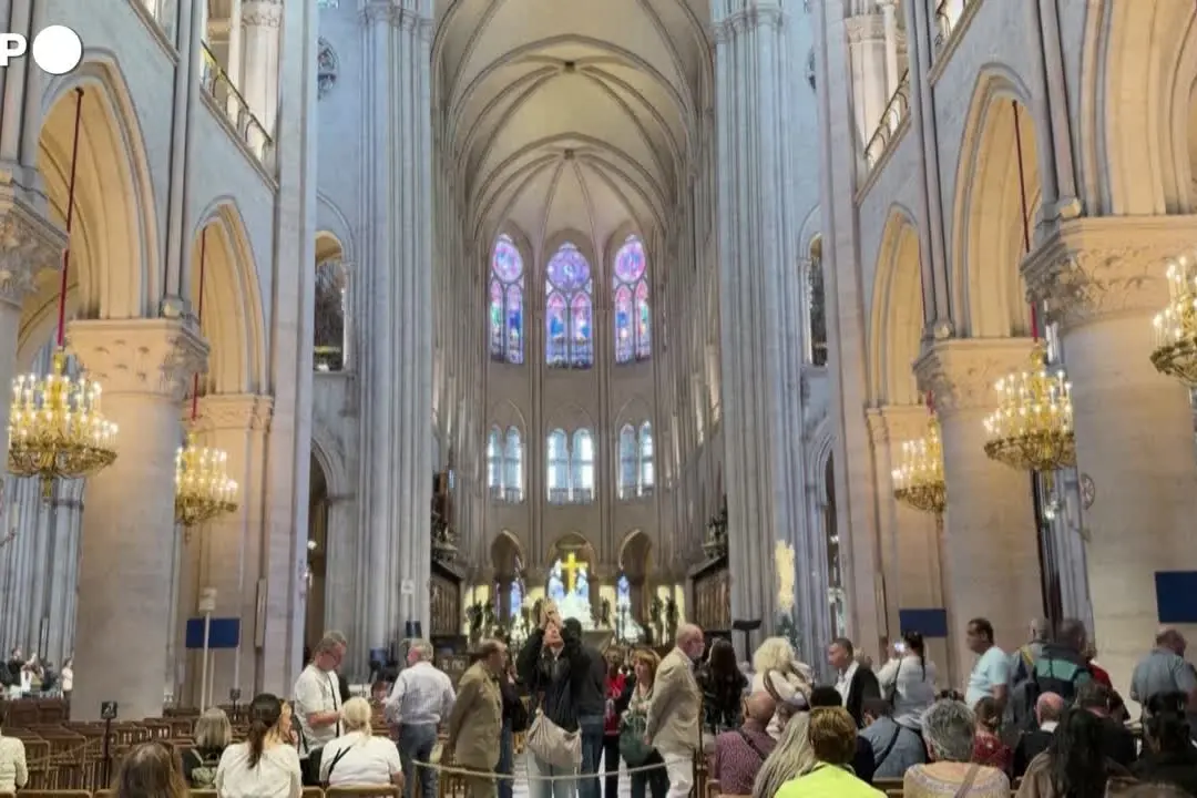 Notre-Dame si prepara ad accogliere Papa Leone XIV
